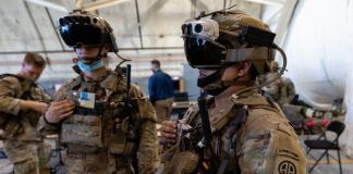 Soldiers-Wearing-Microsoft-HoloLens-2-Army-IVAS-Microsoft